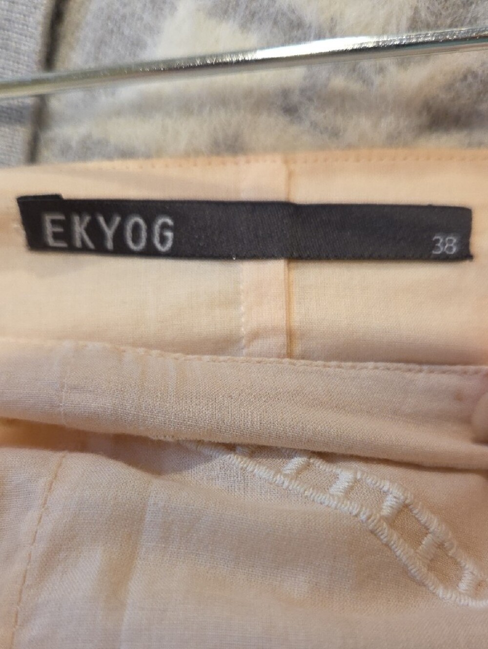 Ekyog French Brand Peach Embroidered Mini Skirt - Picture 2 of 2